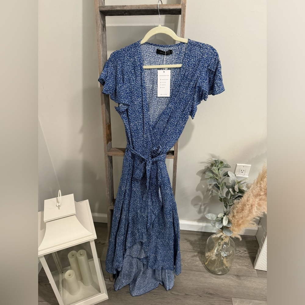 BLUE WRAP DRESS FLOWY NEW FLUTTER SLEEVES